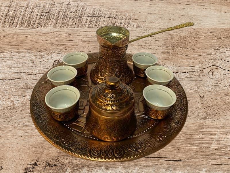 set za bosansku kafu sa šoljicama, džezvom, posudom sza šećer i tacnom